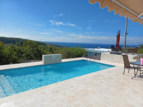 Private SOLAR Heated Pool Ocean & Mountain View Villa